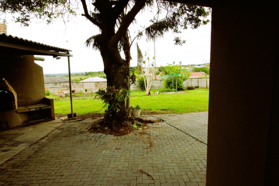 To Let 6 Bedroom Property for Rent in Gonubie Eastern Cape